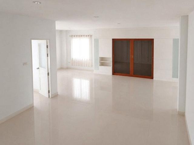 บ้านเดี่ยว2ชั้น ให้เช่า 111 ตรว.อยู่ถนนพุทธมณฑลสาย2 ใกล้MRTหลักสอง
