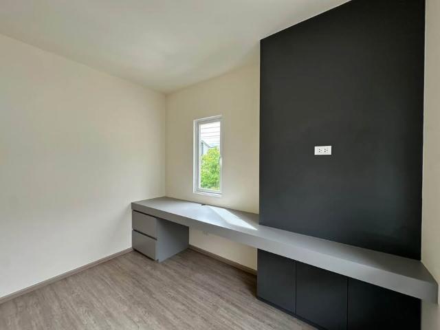 บ้านแฝด 2 ชั้น สไตล์โมเดิร์นในโครงการอณาสิริ พายัพ บ้านสวย สภาพดี ตกแต่ง Built in พร้อมเฟอร์นิเจอร์และเครื่องใช้ไฟฟ้า ใกล้กงศุลอเมริกาHS 3