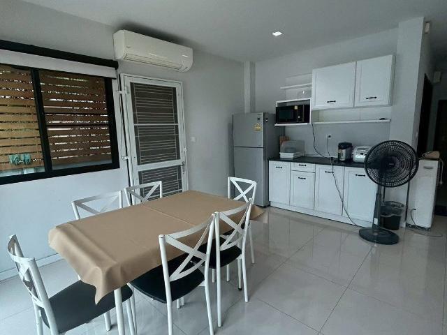 บ้านแฝดสไตล์บ้านเดี่ยว หลังมุม หมู่บ้านชีวารมย์ รังสิต ดอนเมือง 4 ห้องนอน 3 ห้องน้ำ พร้อมอยู่ Fully Furnished