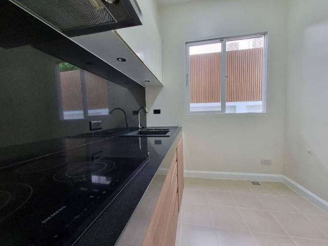 บ้านให้เช่า Baan Klang Muang s Sense Rama 9 Lat Phrao พร้อมเข้าอยู่สนใจติดต่อ Line @goodmanpro หรือ โทร 0999029