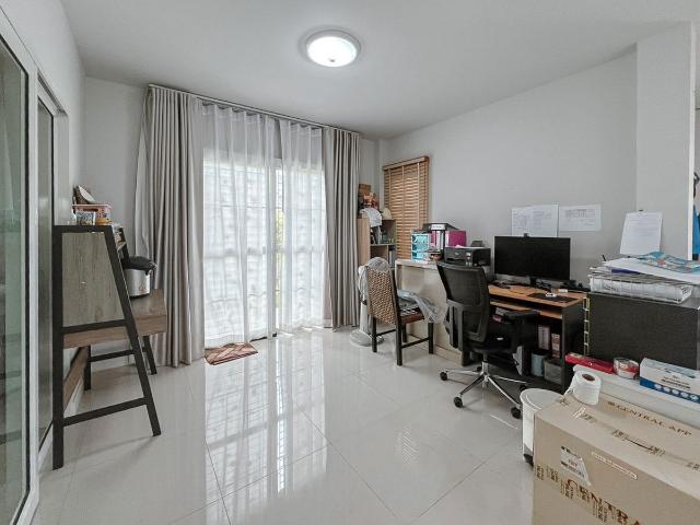 บ้านหลังมุม สวยน่าอยู่ รีโนเวทใหม่ทั้งหลัง! เพียง 5.9 ล้านบาท บ้านวังทอง เดอะ แพรรี่ รังสิต คลองหลวง ฟังก์ชันครบ ตอบโจทย์ครอบครัวใหญ่