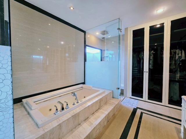 [บ้านหลังริม] ลดาวัลย์ ราชพฤกษ์ ปิ่นเกล้า 470 ตร.ม. สวนสวยสไตล์อังกฤษ ทิศใต้รับลม