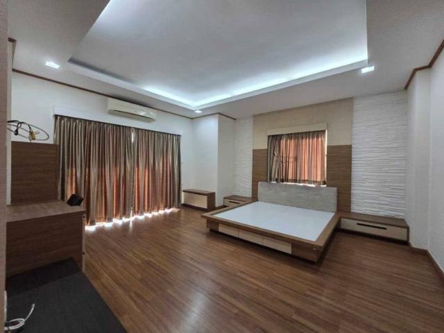 บ้านหรูให้เช่า | หมู่บ้าน แกรนด์มณีรินทร์ สามมุข บางแสน