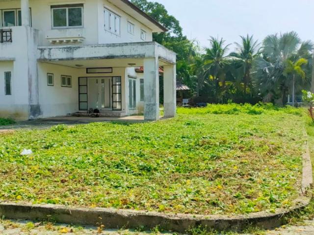 บ้านพร้อมที่ดินริมแม่น้ำนครชัยศรี – บรรยากาศสงบ ร่มรื่น เหมาะกับการพักผ่อนอย่างแท้จริง ราคาขายเพียง 5,000,000 บาทเท่านั้น!