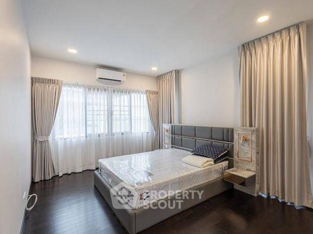บ้าน 4 ห้องนอน ใน สามวาตะวันตก ID 2981