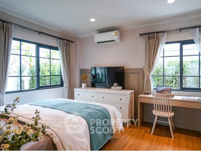 บ้าน 4 ห้องนอน ที่ เซนโทร เพชรเกษม บางแค ใกล้ MRT หลักสอง ID 2776