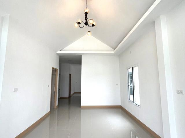 บ้านสร้างใหม่ชั้นเดียว ดีไซน์โมเดิร์น พื้นที่กว้างขวาง #ดอยสะเก็ด ราคาเพียง 2.15ล้านบาท #CDK100830