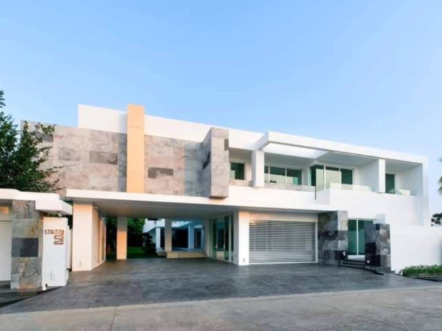 บ้านสร้างใหม่ สไตล์โมเดิร์น หรูหรา ทันสมัย พร้อมสระว่ายน้ำ โดดเด่น มีเอกลักษณ์เฉพาะตัว โครงการคุณภาพใกล้เมืองเชียงใหม่ หนองควาย