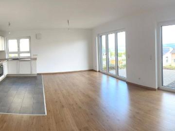 B & B Immobilien: Modernes Wohnen mit Wohlfühlgarantie hochwertige 3 Zimmer Wohnung mit Terrasse