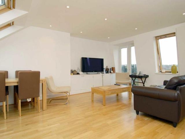 B&B Plumbing & Heating Supplies, 641 Garratt Lane, London, SW18 4SX, United Kingdom | 2 bed apartment for rent #140801657 | Rentberry