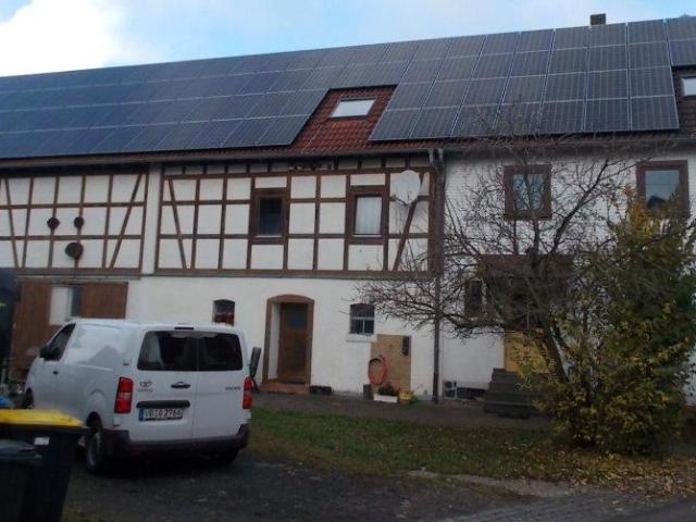 [B] Bauernhaus mit Land und Baugrundstücken