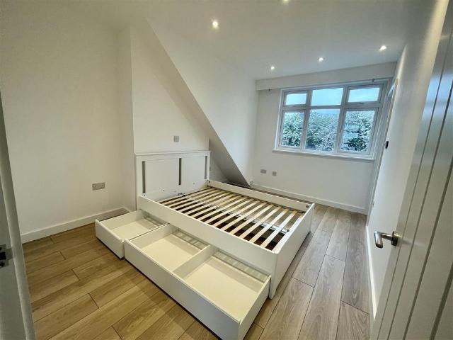 b Blenheim Road, Harrow