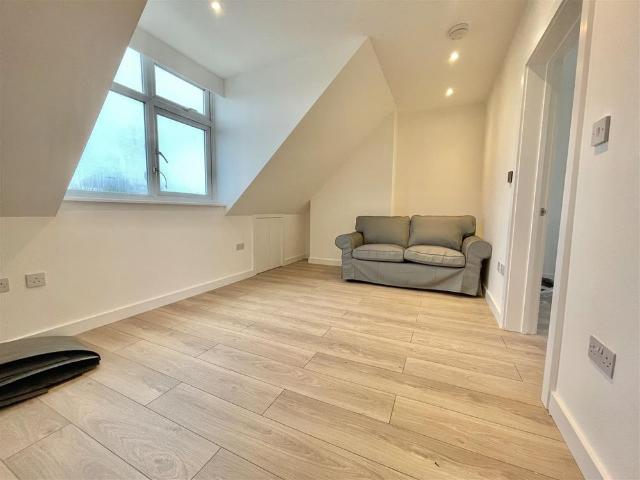 b Blenheim Road, Harrow