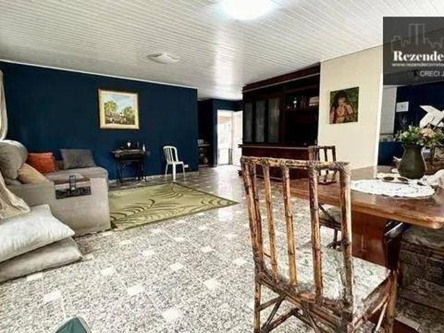 B Casa com 3 quartos à venda no bairro Cascatinha