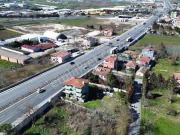 B.çekmece Ahmediye' De Köyiçinde 946 M2 Arsa İçinde Üç Katlı Ev