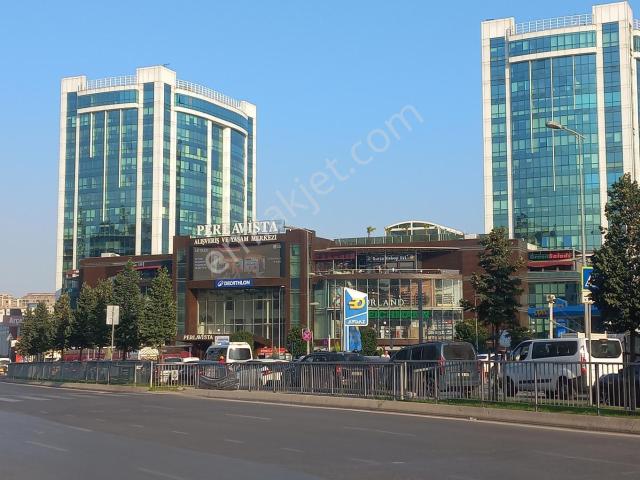 B.çekmece Cumhuriyette Metrobüse Yakın Kiralık 3+1 120 M2 Daire