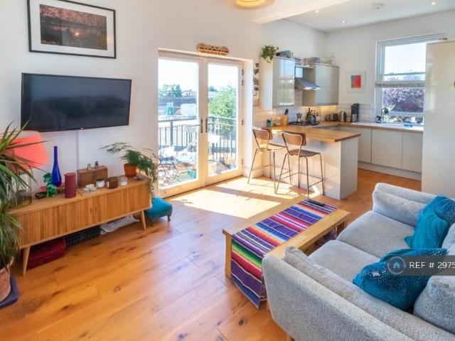 B Gleneagle Road, London, SW16 1 bed flat to rent £1,870 pcm £432 pw