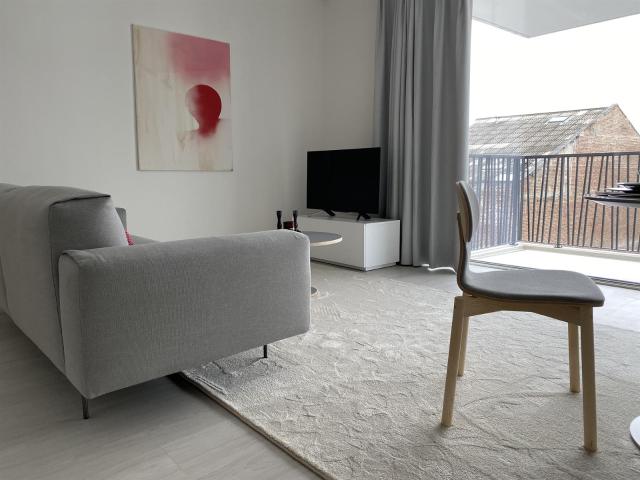 B HOUSE I2.4