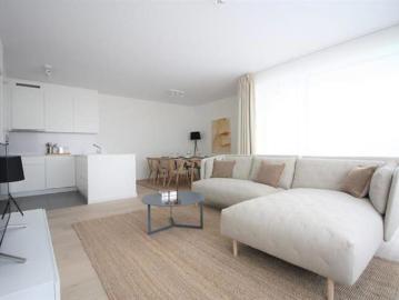B House Superb Furnished apartment in First Occupation