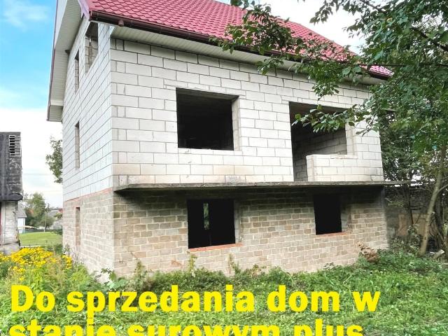 Do sprzedania dom z historycznym budynkiem i działką 0,23 ha