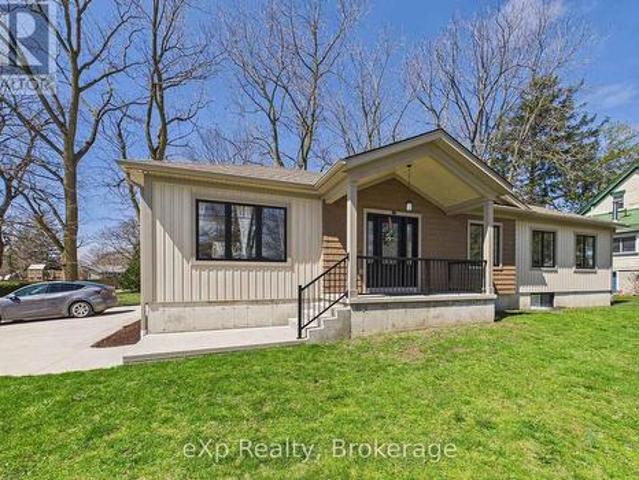 B Lower 966 Charles Street, Kincardine, ON, N2Z 2C3 house for lease | Listing ID X13749 | Royal LePage