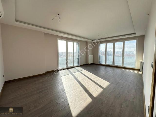B.paşa Gül Park Yuvam'da 3+1 136 M2 6.kat Satılık Daire