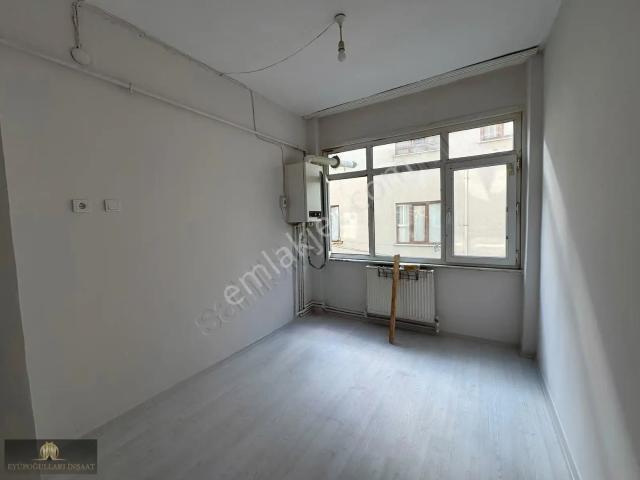 B.paşa Muratpaşa Mah. Kamil Cd. Üzerinde 1+1 50 M2 Kiralık Daire