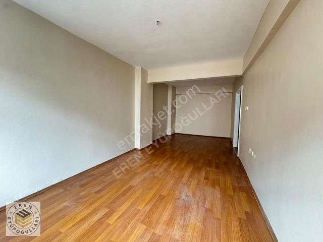 B.paşa Yenidoğan Mah. 2+1 Ara Kat Kiralık Daire