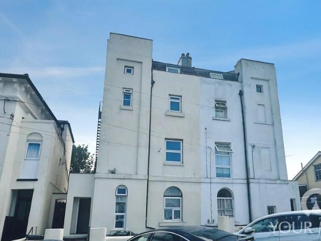 B Pier Road, Gravesend DA11 1 bed flat to rent £1,050 pcm £242 pw