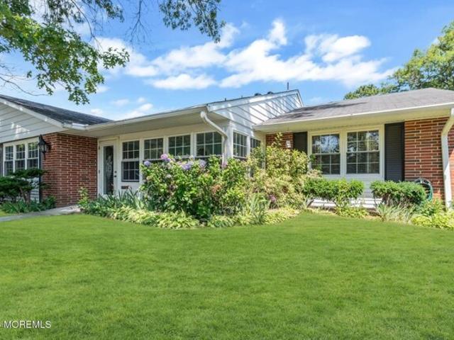 B Portsmouth Dr, Lakewood, Condo For Sale