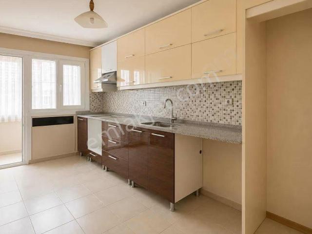 B. Sitesi İlahiyat Fakültesi Yakını Satılık Doğalgazlı 3+1 Daire
