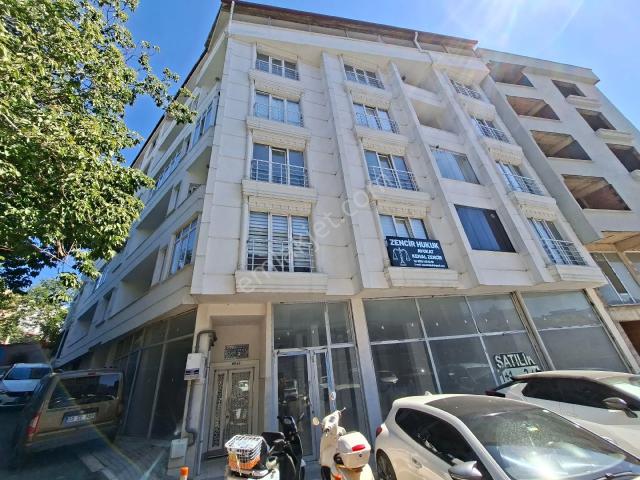 B&u Gayrimenkul'den Çarşıya Yakın Satılık 1+1 Eşyalı Daire