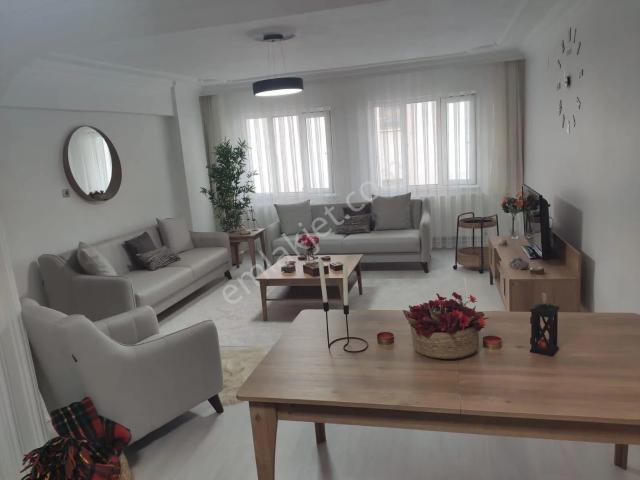 B&u Gayrimenkulden Vilayet Meydanında Satılık 2+1 İskanlı Daire