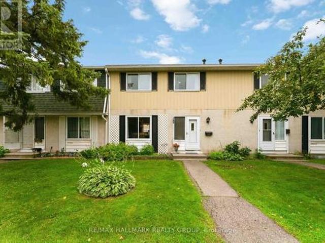 B 1506 Beaverpond Drive N, Ottawa, ON, K1B 3R9 townhouse for sale | Listing ID X13570 | Royal LePage