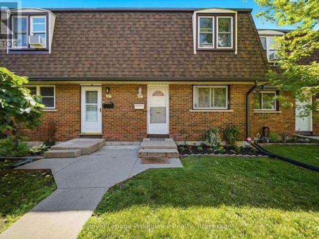 B 19 Prince Of Wales Drive, Belleville Ward, ON, K8P 2T5 townhouse for sale | Listing ID X13472 | Royal LePage