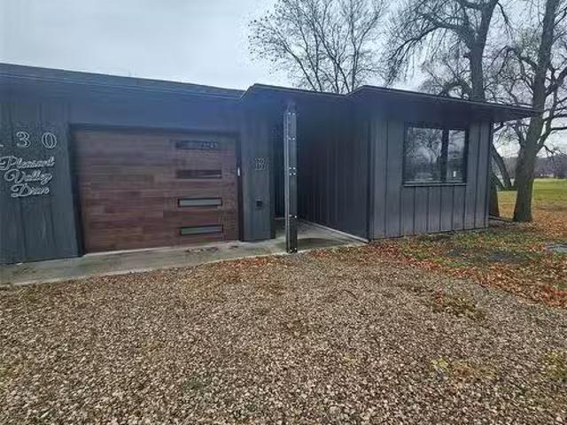 B 130 Pleasant Valley Drive, Pelican Lake, MB, R0K 0C0 house.