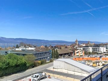 B 201 – Geräumige 3,5 Zimmer Wohnung mit Blick auf den See und privater Terrasse