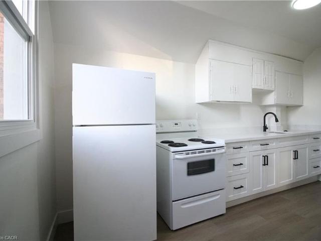 B 313 Wentworth Street N, Hamilton