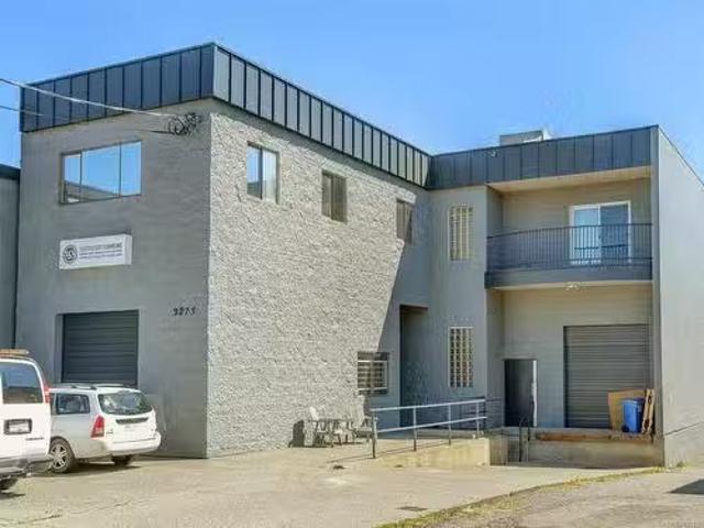 B 3273 Tennyson Ave, Victoria, BC, V8Z 3P4 investment for le.