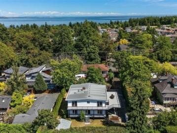 B 4450 Tyndall Ave, Saanich, BC, V8N 3S1 house for sale | Listing ID 1039 | Royal LePage