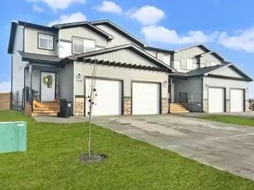 B 9520 113 Avenue, Clairmont, AB, T8X 5C5 house for lease L.