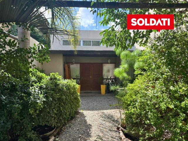 bc el mirasol, venta/alquiler, muy luminosa, 6 cuartos, play y escritorio. piscina. jardin