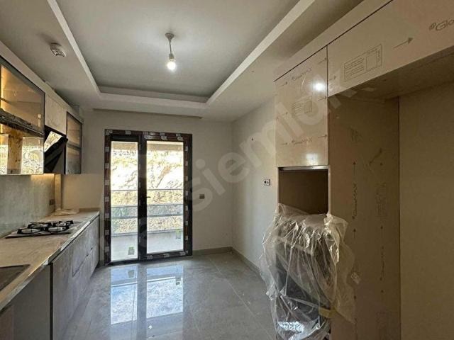 BAŞAKŞEHİR YENİ MEYDANDA BUTİK, LÜX, YENİ 3+1 DAİRE !