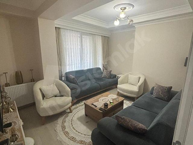 BAŞAKŞEHİR ALTINŞEHİRDE SATILIK 2.KAT GİBİ BALKONLU GİRİŞ GÜLER YAPI