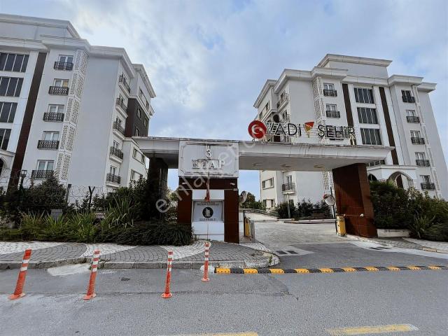Başakşehir Vadişehir 3.etapta Kısa Katlı 4+1 Delüx Daire Fırsatı