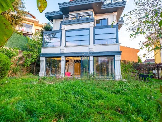 Başakşehir 4 Etap Tadilatlı Satılık Müstakil Villa