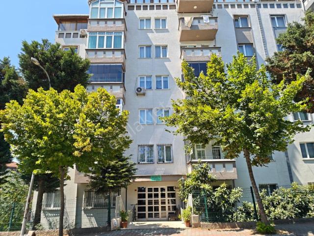 Başakşehir'de Metroya Yakın 2+1 Ebeveyn Banyolu Net 80 M²