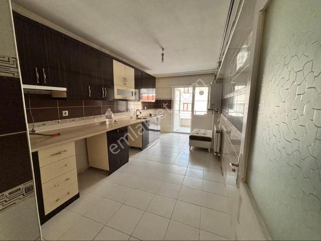 Başak Mahallesi Cuma Pazarı Arkası 3.kat