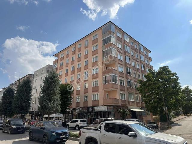 Başarı Emlak'tan Hacı Mütahir'de Satılık 3+1 Daire, 140m²,merkezi Konum