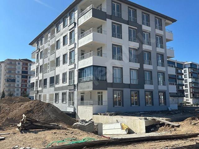 BAŞARI EMLAK'TAN FATİH MAH HASTANE YOLU ÜZERİ SIFIR SATILIK 3+1 DAİRE